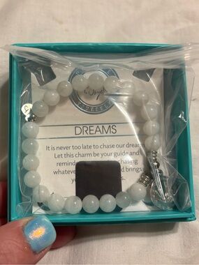 T. Jazelle beaded stretch bracelet-Dreams